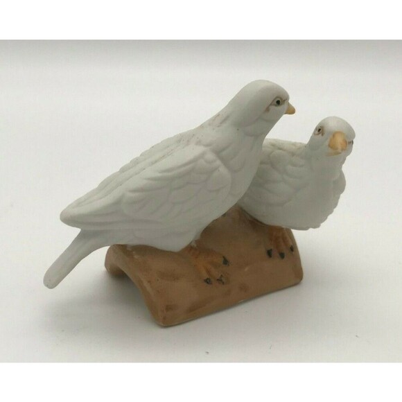 Vintage Capodimonte 2 White Doves on branch - Small Bisque Bird Figurine - Italy - Picture 4 of 7